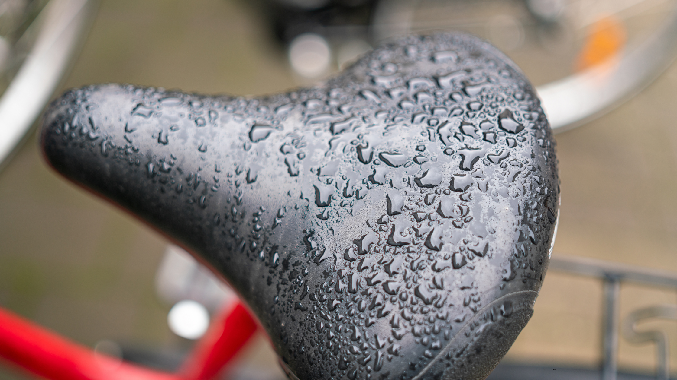 Comment s’équiper pour rouler sous la pluie ?